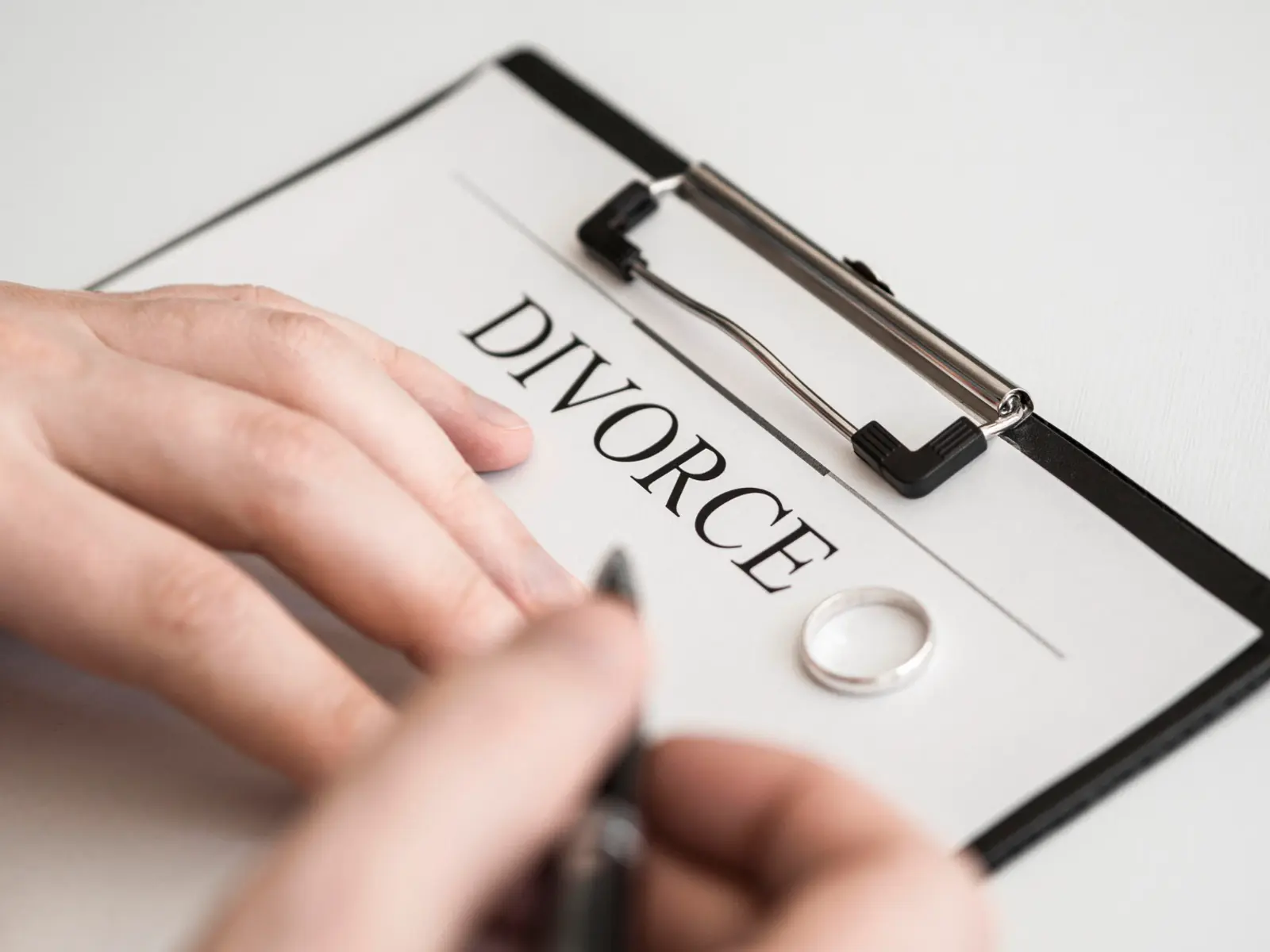 Contested vs Uncontested Divorce in Alberta: Which Is Right for You?